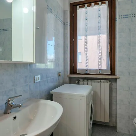 Apartment Adele's House - Con Terrazza, Piscina E Wifi Sirmione