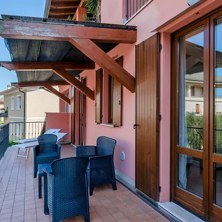Apartment Adele's House - Con Terrazza, Piscina E Wifi Sirmione